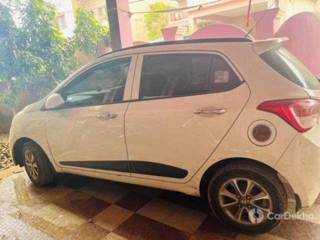 https://stimg2.cardekho.com/images/usedcarimages/large/1-2023/3586663/IMG-20230120-WA0005.jpg?imwidth=6401