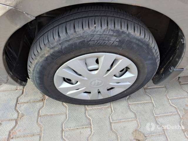 https://stimg2.cardekho.com/images/usedcarimages/large/1-2023/3586798/20221001_163940.jpg?imwidth=6402