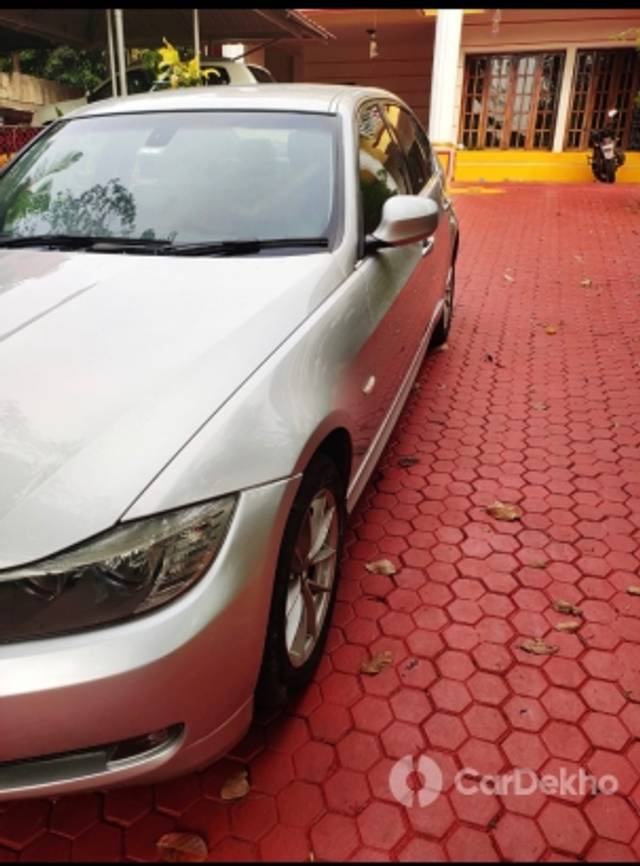https://stimg2.cardekho.com/images/usedcarimages/large/1-2023/3587094/192C080E-91CC-463B-B05A-9E98908040EA.jpg?imwidth=6400