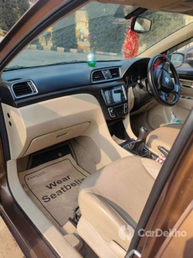 https://stimg2.cardekho.com/images/usedcarimages/large/1-2023/3588500/IMG20230117140628.jpg?imwidth=6402