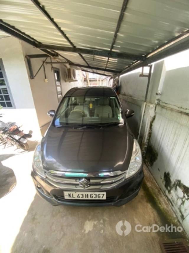 https://stimg2.cardekho.com/images/usedcarimages/large/1-2023/3589859/IMG-20220925-WA0010.jpg?imwidth=6401