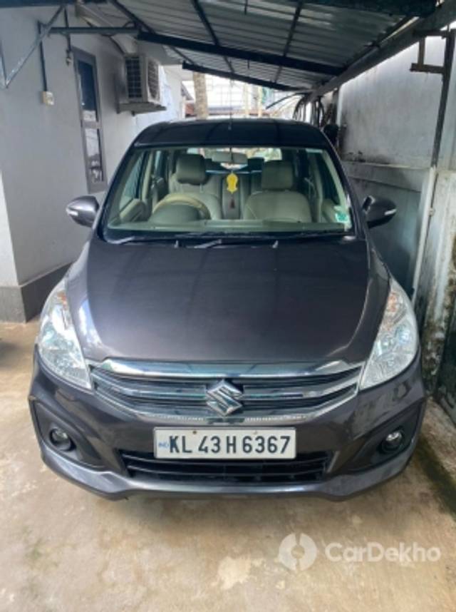 https://stimg2.cardekho.com/images/usedcarimages/large/1-2023/3589859/IMG-20220925-WA0017.jpg?imwidth=6402