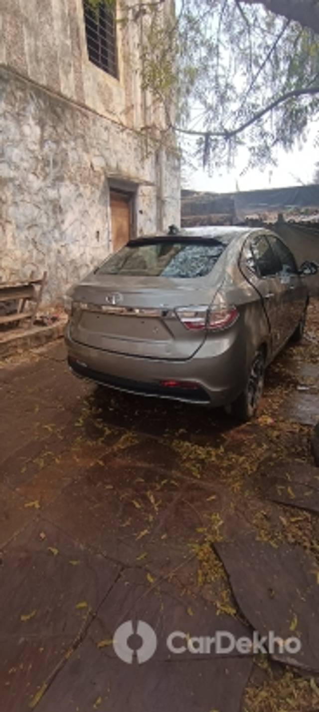 https://stimg2.cardekho.com/images/usedcarimages/large/1-2023/3589951/IMG_20230122_133056.jpg?imwidth=6402