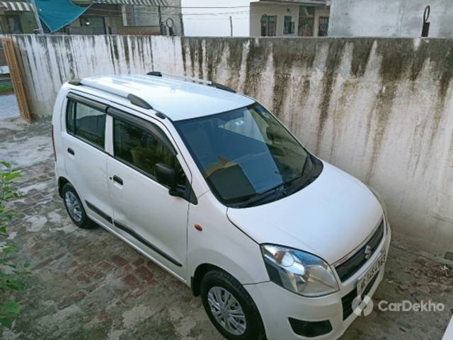 https://stimg2.cardekho.com/images/usedcarimages/large/1-2023/3591055/IMG20220929175519.jpg?imwidth=6400