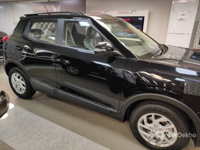 https://stimg2.cardekho.com/images/usedcarimages/large/1-2023/3591103/IMG_20220224_164140.jpg?imwidth=6401