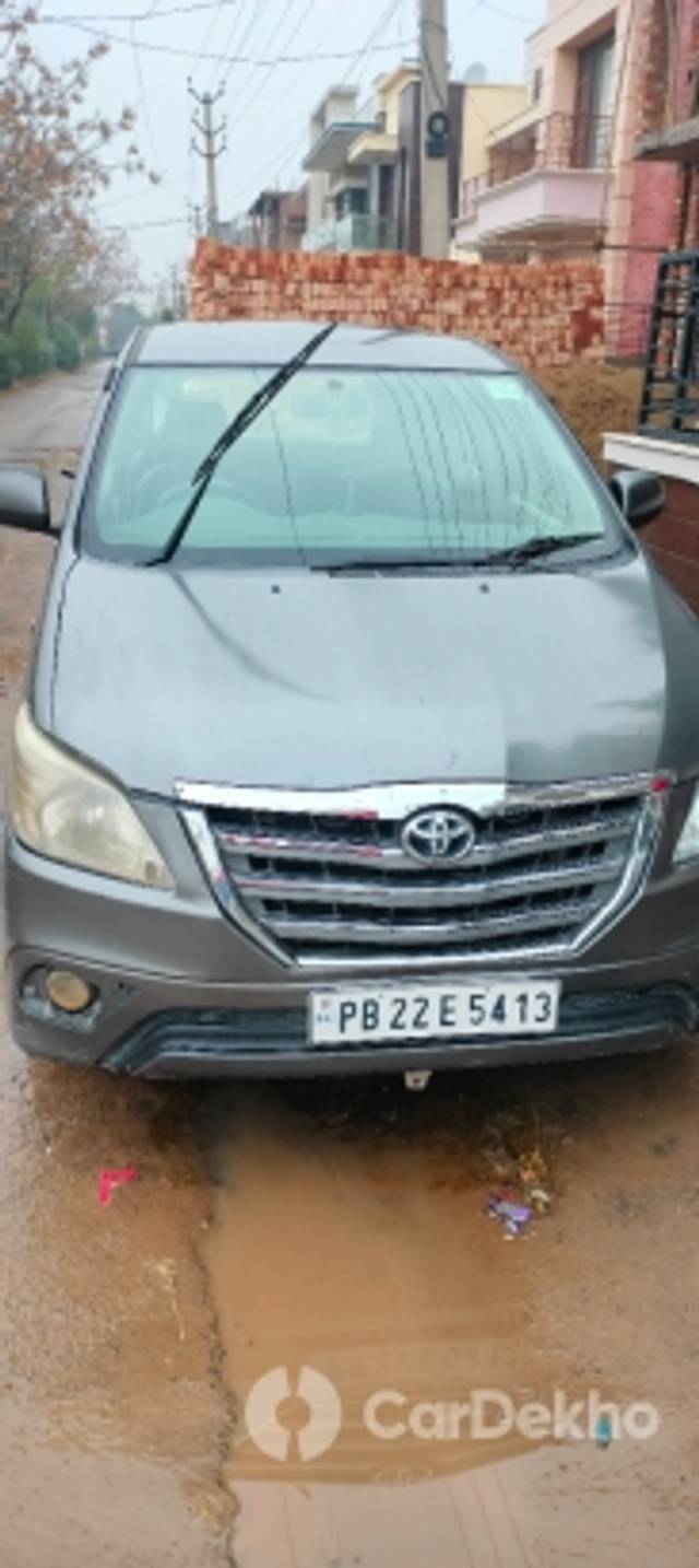 https://stimg2.cardekho.com/images/usedcarimages/large/1-2023/3591452/IMG20230125110141.jpg?imwidth=6402