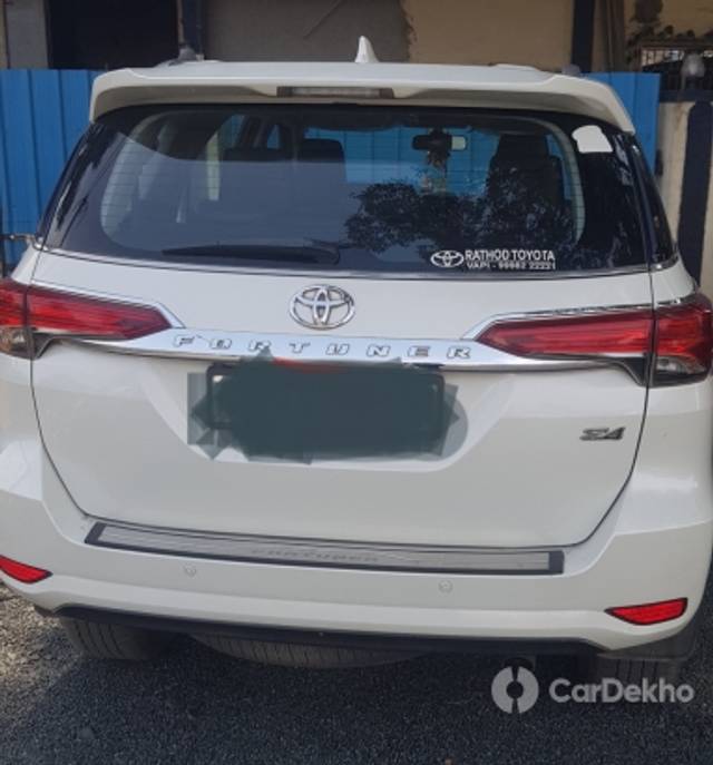 https://stimg2.cardekho.com/images/usedcarimages/large/1-2023/3592025/20220903_123156.jpg?imwidth=6401