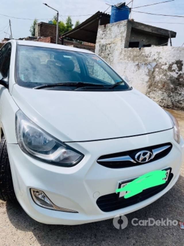 https://stimg2.cardekho.com/images/usedcarimages/large/1-2023/3592267/D6FA5C01-5E92-4ED5-B332-7EEEC20B5AA7.jpg?imwidth=6400