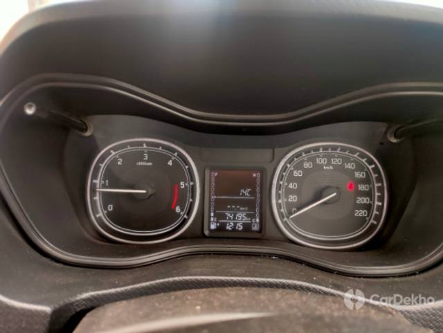 https://stimg2.cardekho.com/images/usedcarimages/large/1-2023/3592475/IMG20230126122323.jpg?imwidth=6401