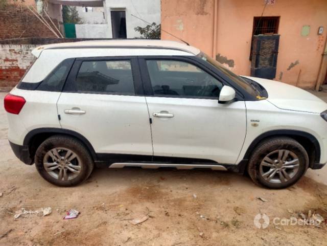 https://stimg2.cardekho.com/images/usedcarimages/large/1-2023/3592475/IMG20230126122346.jpg?imwidth=6402