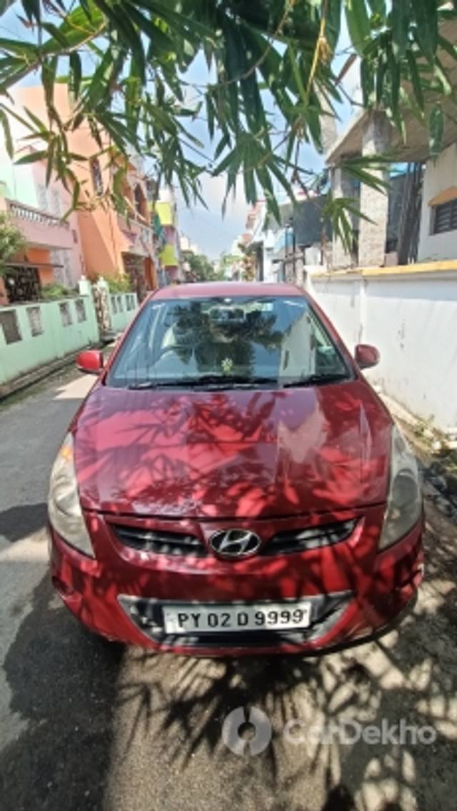 https://stimg2.cardekho.com/images/usedcarimages/large/1-2023/3593161/IMG20230125134015.jpg?imwidth=6402
