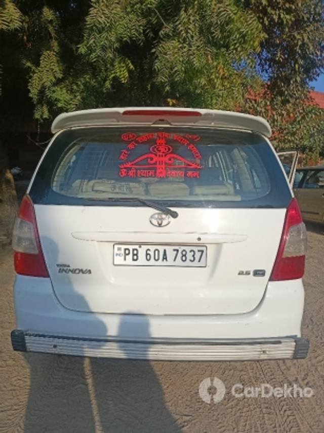 https://stimg2.cardekho.com/images/usedcarimages/large/1-2023/3594664/IMG20221208155222.jpg?imwidth=6402