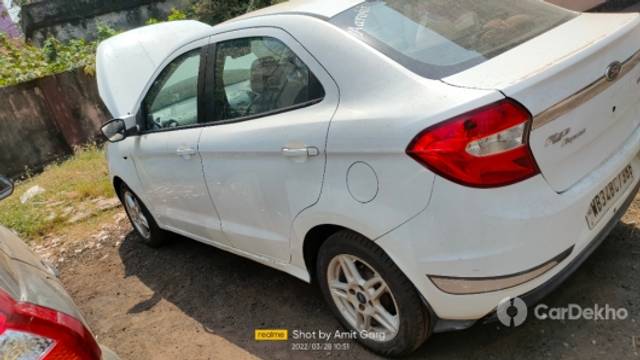https://stimg2.cardekho.com/images/usedcarimages/large/1-2023/3595163/IMG20220328105103.jpg?imwidth=6402