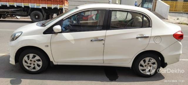 https://stimg2.cardekho.com/images/usedcarimages/large/1-2023/3595476/SAVE_20230128_114711.jpg?imwidth=6402