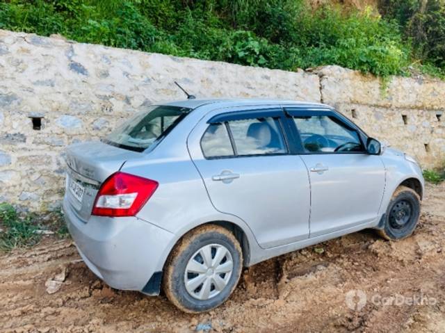 https://stimg2.cardekho.com/images/usedcarimages/large/1-2023/3595836/096B2D6B-1AD4-4490-AF88-F9C7B124E195.jpg?imwidth=6401