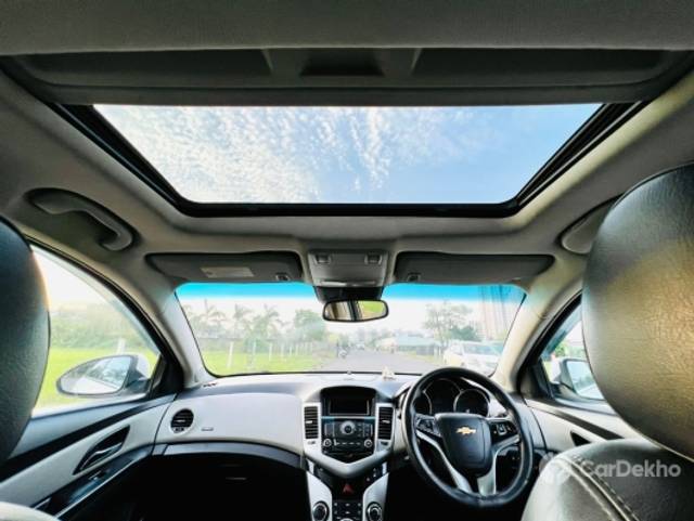 https://stimg2.cardekho.com/images/usedcarimages/large/1-2023/3597780/48F4E61C-F047-4512-A748-13B2D692AD47.jpg?imwidth=6401