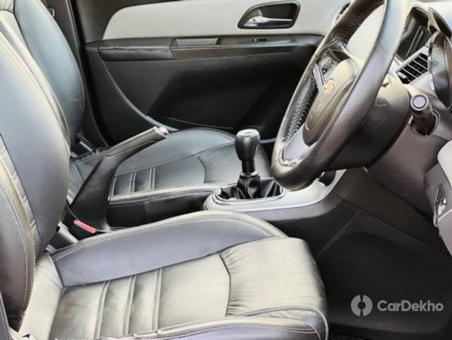 https://stimg2.cardekho.com/images/usedcarimages/large/1-2023/3597813/10AB75A6-D9E7-4222-A2B2-AF073DF81C26.jpg?imwidth=6400