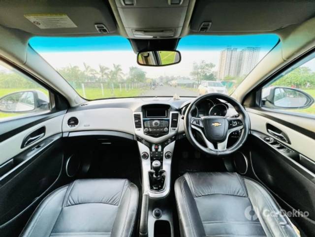 https://stimg2.cardekho.com/images/usedcarimages/large/1-2023/3597813/49E9469E-9BD4-4171-B624-FA336A62A0C8.jpg?imwidth=6402
