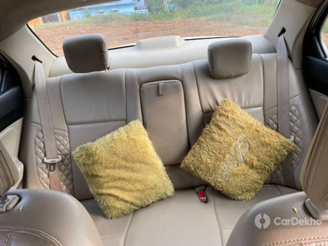 https://stimg2.cardekho.com/images/usedcarimages/large/1-2023/3599369/IMG-20230130-WA0002.jpg?imwidth=6402