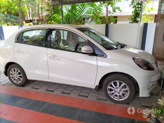 https://stimg2.cardekho.com/images/usedcarimages/large/1-2023/3599447/IMG20230130130503.jpg?imwidth=6400
