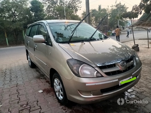 Toyota Innova 2.5 G (Diesel) 7 Seater BS IV Toyota Innova 2.5 G (Diesel) 7 Seater BS IV