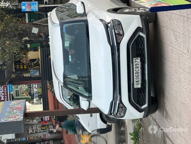 https://stimg2.cardekho.com/images/usedcarimages/large/1-2023/3600718/image0.jpg?imwidth=6401