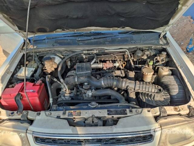 https://stimg2.cardekho.com/images/usedcarimages/large/1-2023/3601002/IMG-20230129-WA0009.jpg?imwidth=6401