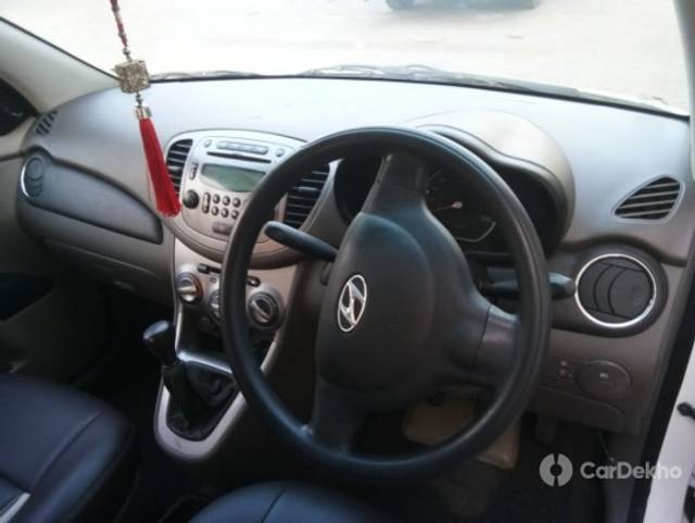 https://stimg2.cardekho.com/images/usedcarimages/large/1-2023/3601064/CAR3.jpg?imwidth=6401