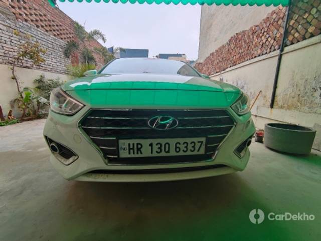 https://stimg2.cardekho.com/images/usedcarimages/large/1-2023/3601115/IMG20230131163808.jpg?imwidth=6401