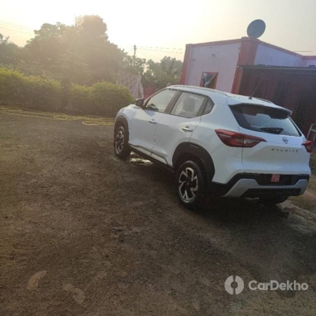 https://stimg2.cardekho.com/images/usedcarimages/large/11-2022/3523372/IMG_20211126_074330.jpg?imwidth=6400