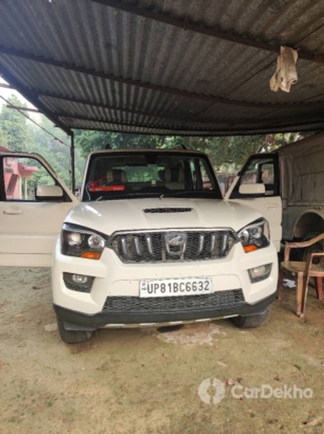 https://stimg2.cardekho.com/images/usedcarimages/large/11-2022/3524157/IMG_20221111_090503.jpg?imwidth=6400