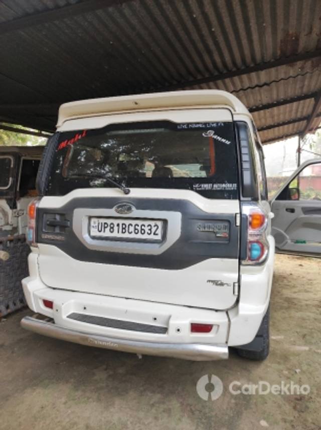 https://stimg2.cardekho.com/images/usedcarimages/large/11-2022/3524157/IMG_20221111_090524.jpg?imwidth=6402