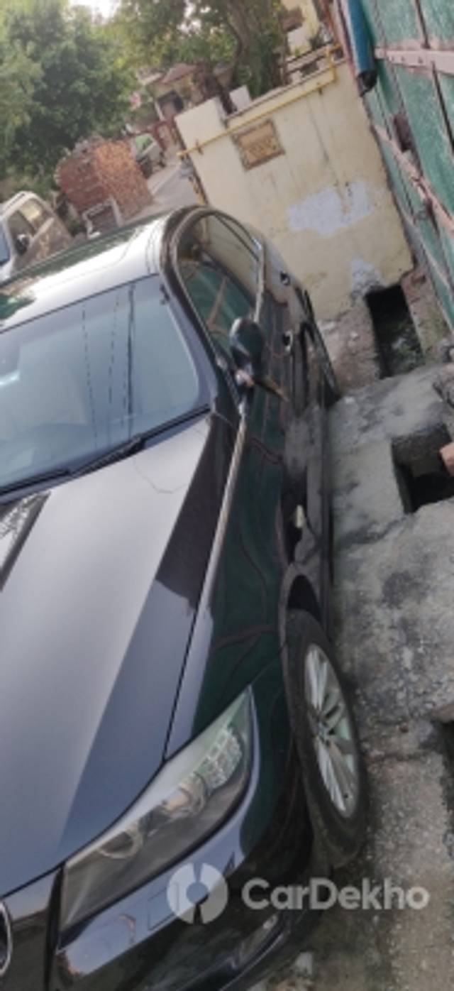 https://stimg2.cardekho.com/images/usedcarimages/large/11-2022/3524484/IMG_20221114_160336.jpg?imwidth=6402