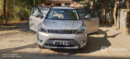 Mahindra XUV300 W6 AMT Sunroof Mahindra XUV300 W6 AMT Sunroof