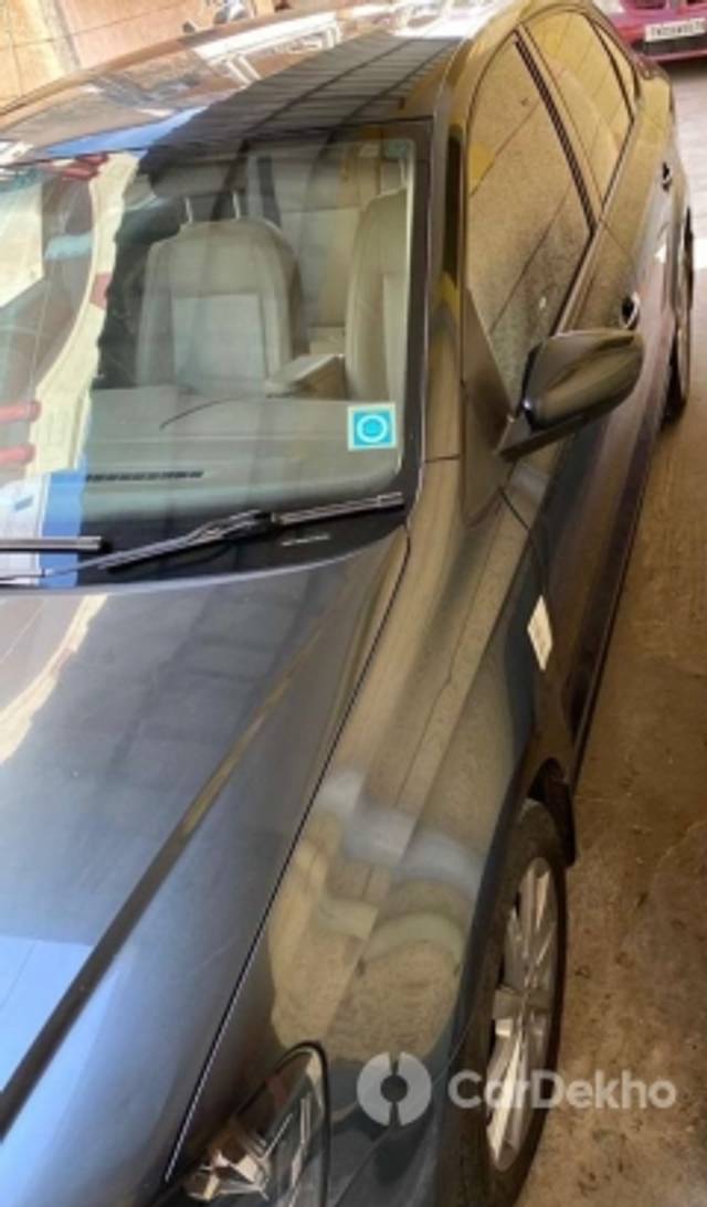https://stimg2.cardekho.com/images/usedcarimages/large/12-2022/3536759/16496F7D-EC45-4397-AC81-01D4FD130534.jpg?imwidth=6400