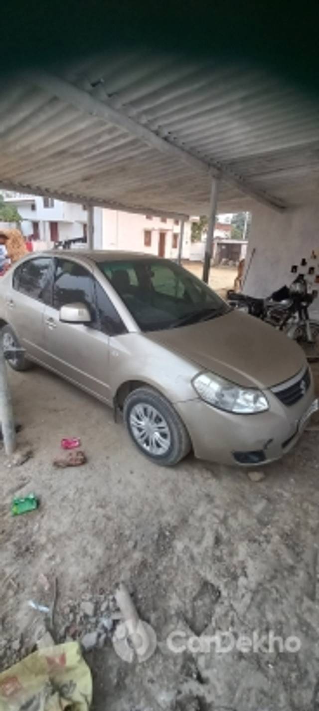 https://stimg2.cardekho.com/images/usedcarimages/large/12-2022/3537908/16699792007496689415140223687849.jpg?imwidth=6401