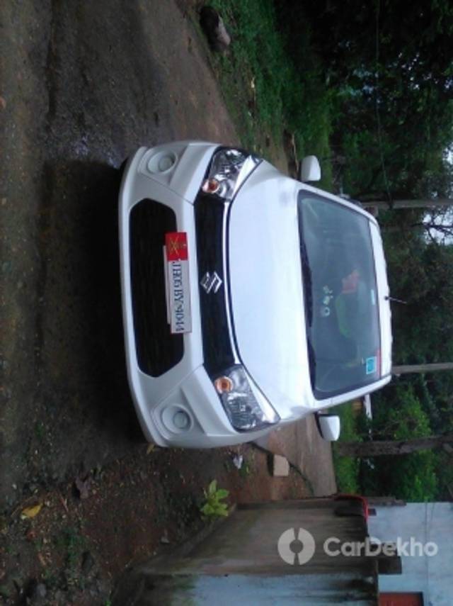 https://stimg2.cardekho.com/images/usedcarimages/large/12-2022/3538193/IMG-20180921-WA0003.jpg?imwidth=6400