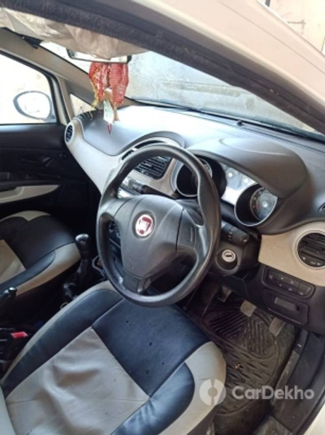 https://stimg2.cardekho.com/images/usedcarimages/large/12-2022/3538842/IMG-20221112-WA0009.jpg?imwidth=6402