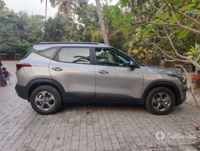 https://stimg2.cardekho.com/images/usedcarimages/large/12-2022/3539195/IMG-20221204-WA0015.jpg?imwidth=6400