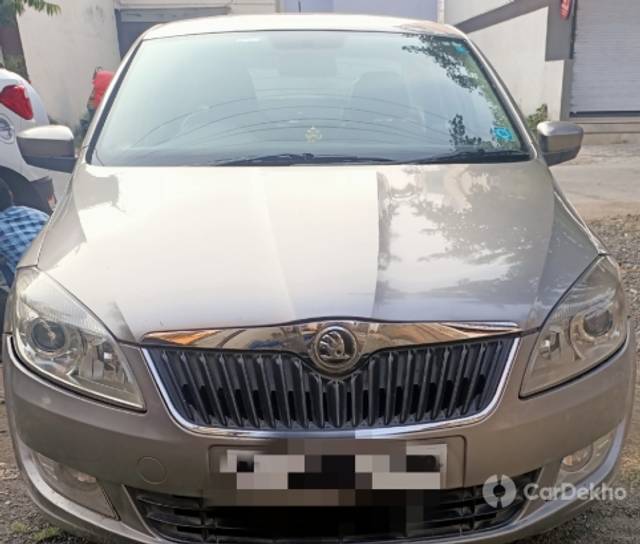 https://stimg2.cardekho.com/images/usedcarimages/large/12-2022/3539449/IMG_20221204_194646.jpg?imwidth=6400