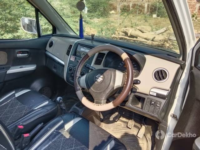 https://stimg2.cardekho.com/images/usedcarimages/large/12-2022/3540243/IMG_20221202_130833.jpg?imwidth=6401