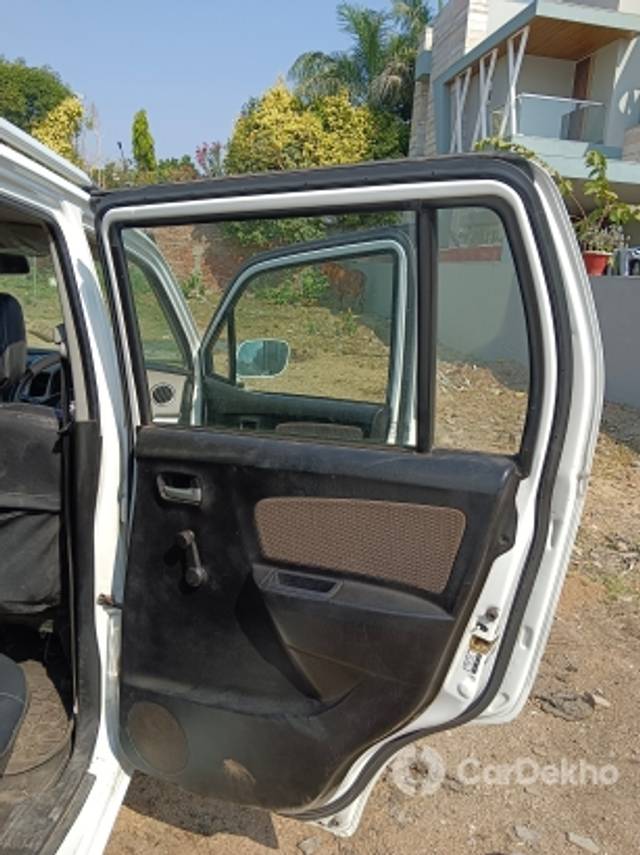 https://stimg2.cardekho.com/images/usedcarimages/large/12-2022/3540243/IMG_20221202_130912.jpg?imwidth=6402