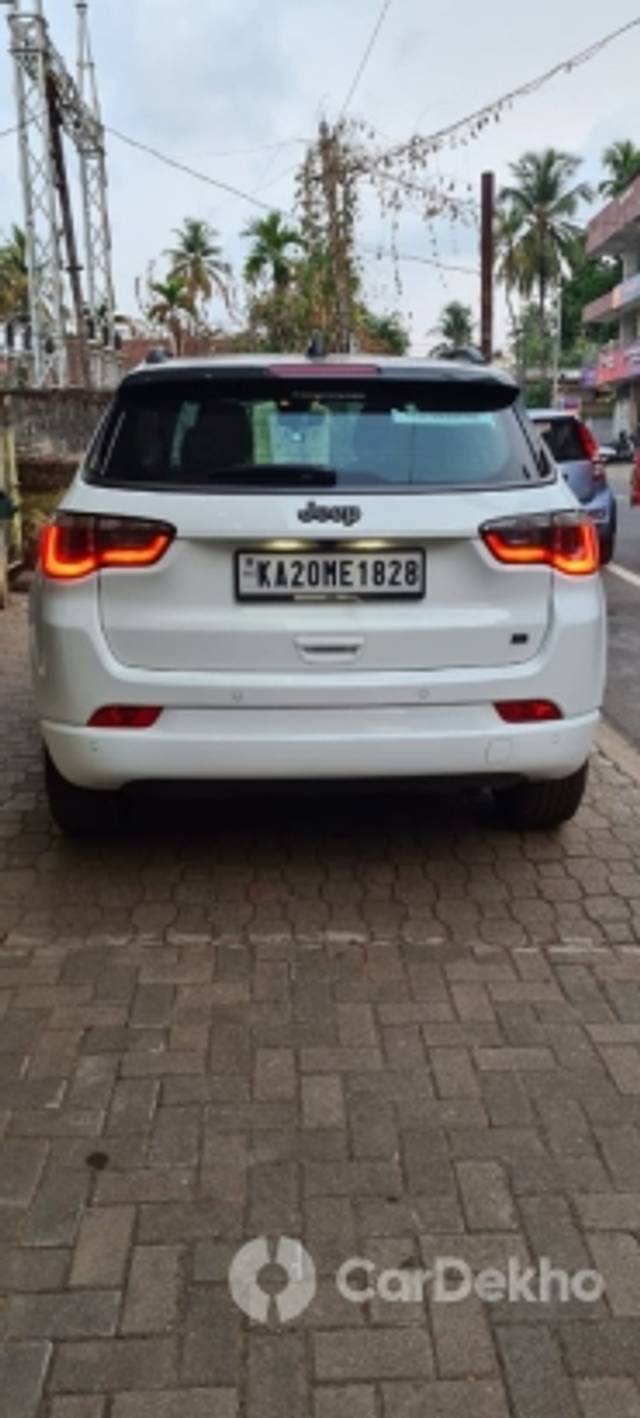 https://stimg2.cardekho.com/images/usedcarimages/large/12-2022/3548168/IMG-20220426-WA0001.jpg?imwidth=6401