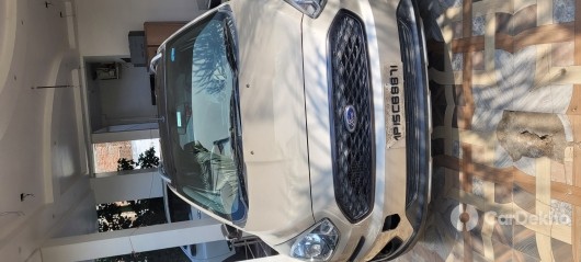 Ford Freestyle Titanium Plus Diesel BSIV Ford Freestyle Titanium Plus Diesel BSIV