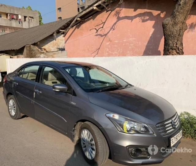 https://stimg2.cardekho.com/images/usedcarimages/large/12-2022/3553078/E3676906-588A-4D22-A615-EF9490537D6D.jpg?imwidth=6401