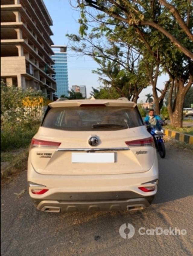 https://stimg2.cardekho.com/images/usedcarimages/large/12-2022/3554270/Screenshot_20221221_223740_OLXIndia.jpg?imwidth=6402