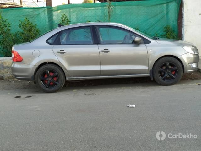 https://stimg2.cardekho.com/images/usedcarimages/large/12-2022/3555153/IMG_20221222_171534.jpg?imwidth=6402