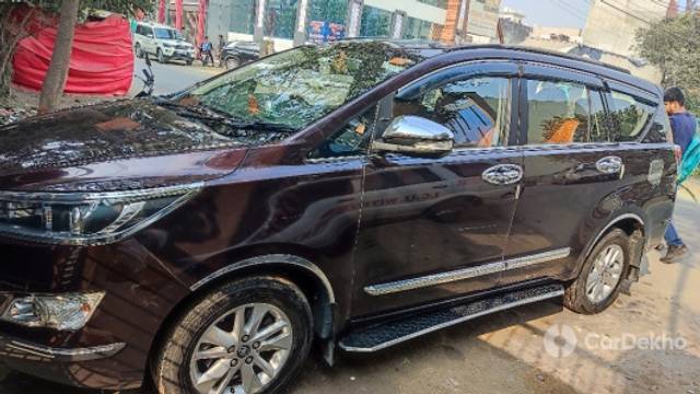 https://stimg2.cardekho.com/images/usedcarimages/large/12-2022/3555270/IMG_20221217_132619.jpg?imwidth=6402