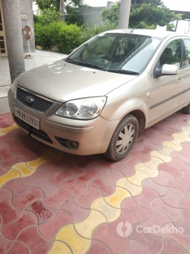 https://stimg2.cardekho.com/images/usedcarimages/large/12-2022/3556903/IMG_20190825_152719.jpg?imwidth=6401
