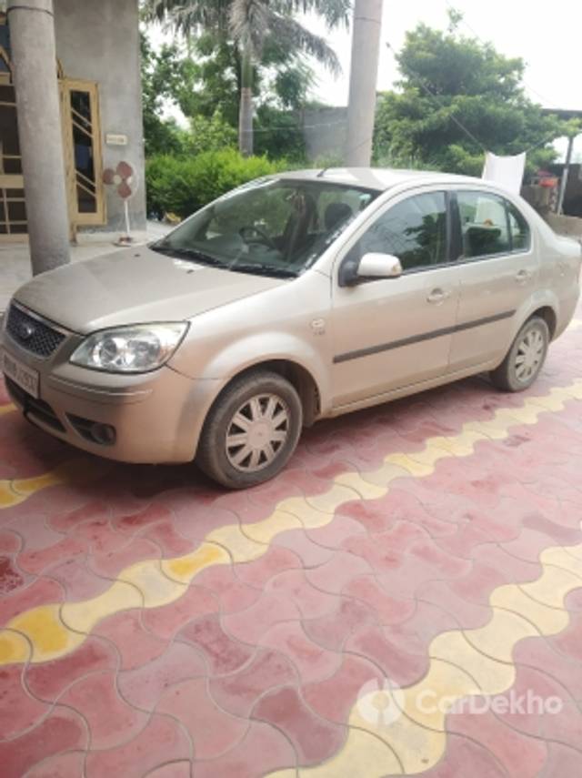https://stimg2.cardekho.com/images/usedcarimages/large/12-2022/3556903/IMG_20190825_152742.jpg?imwidth=6400